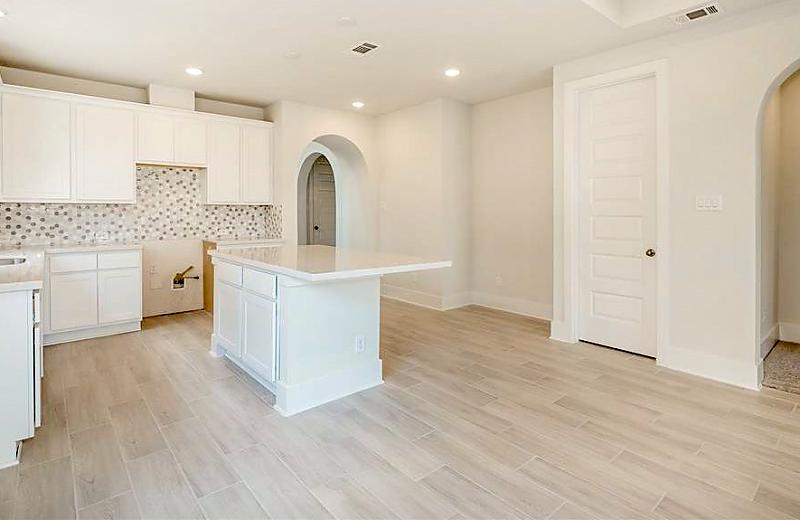 The Astoria II Floor Plan Photo 8