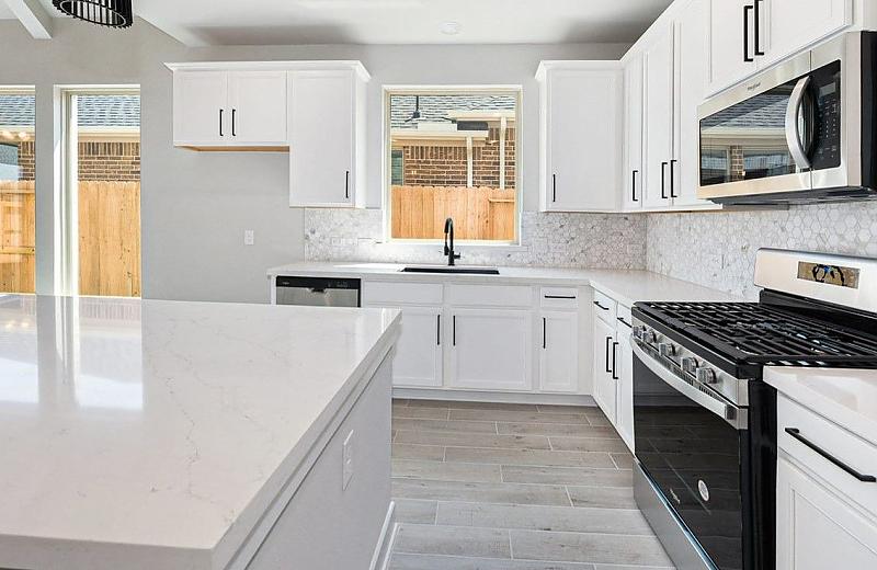 The Astoria II Floor Plan Photo 6