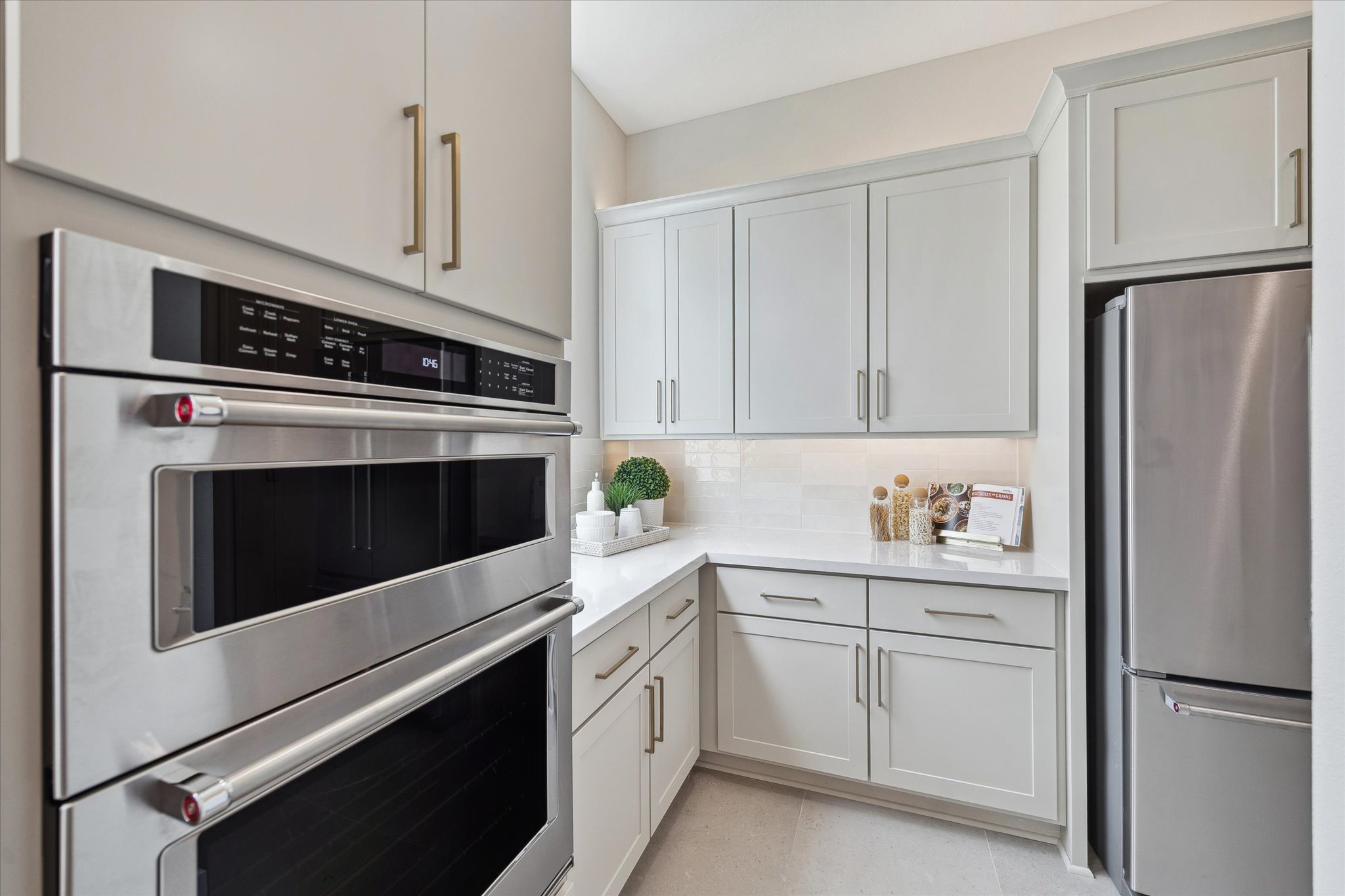 The Grey III Photo 18