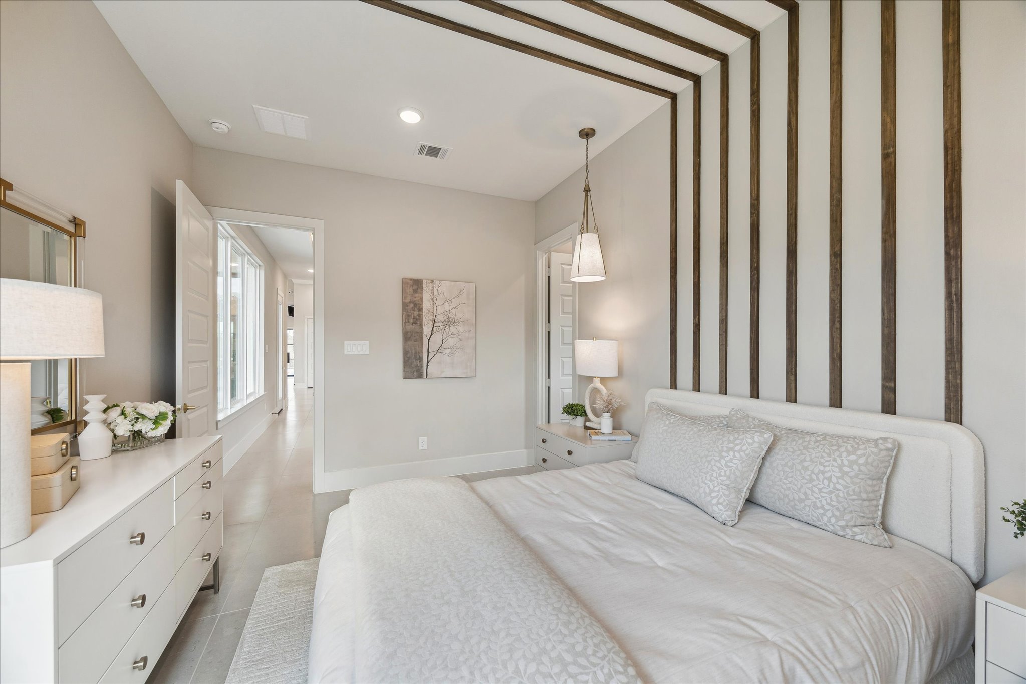 The Grey III Photo 22