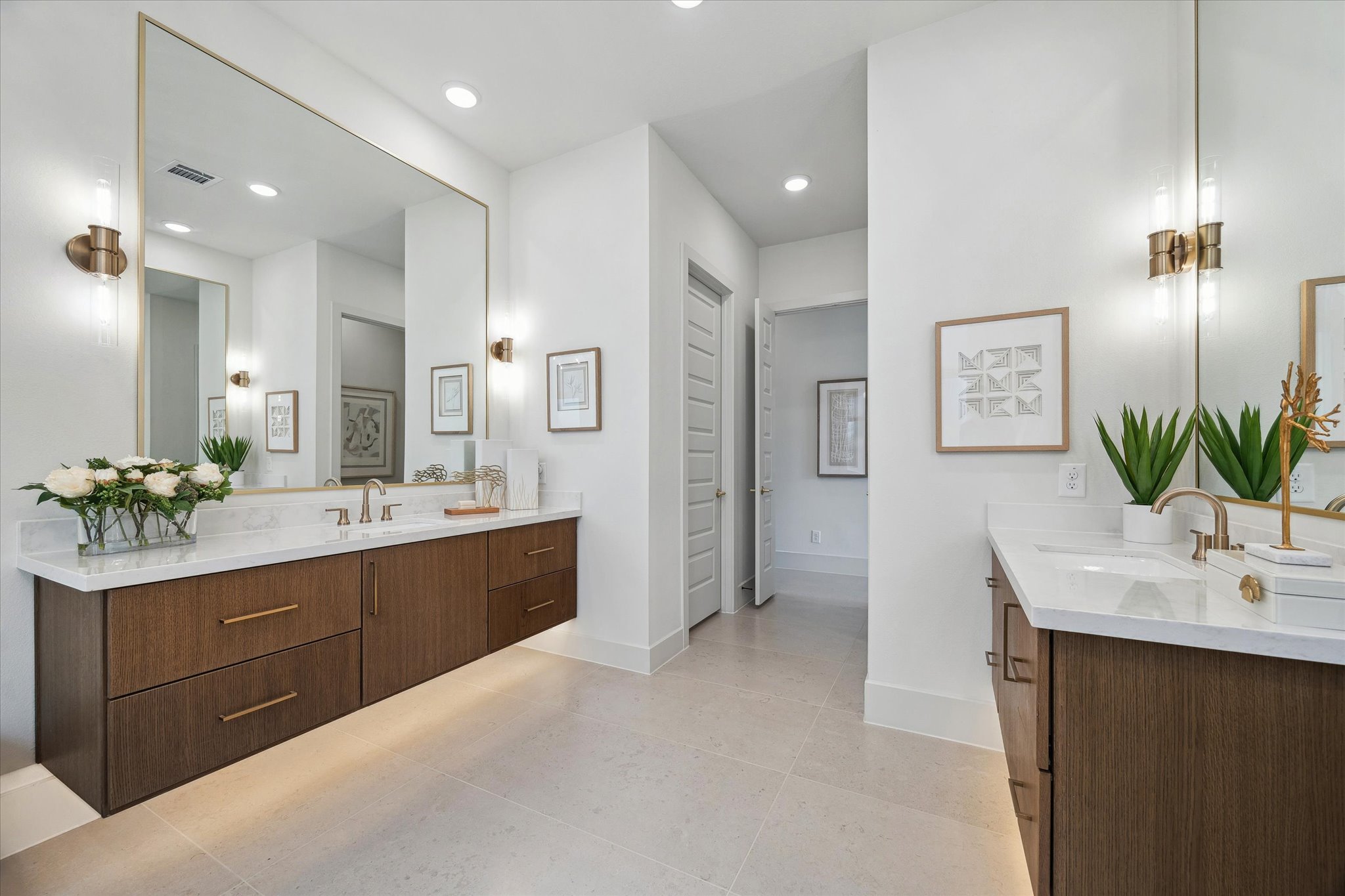 The Grey III Photo 30