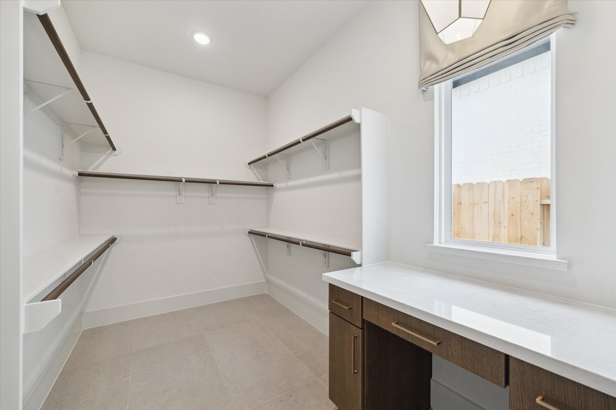 The Grey III Photo 25